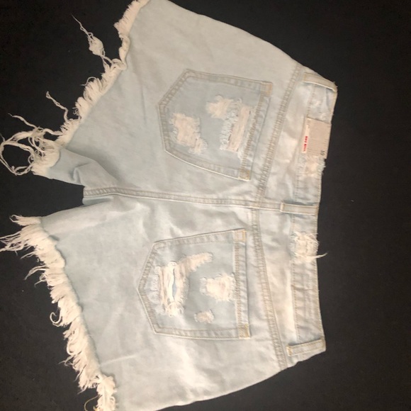 Daisy Dukes - Picture 3 of 3